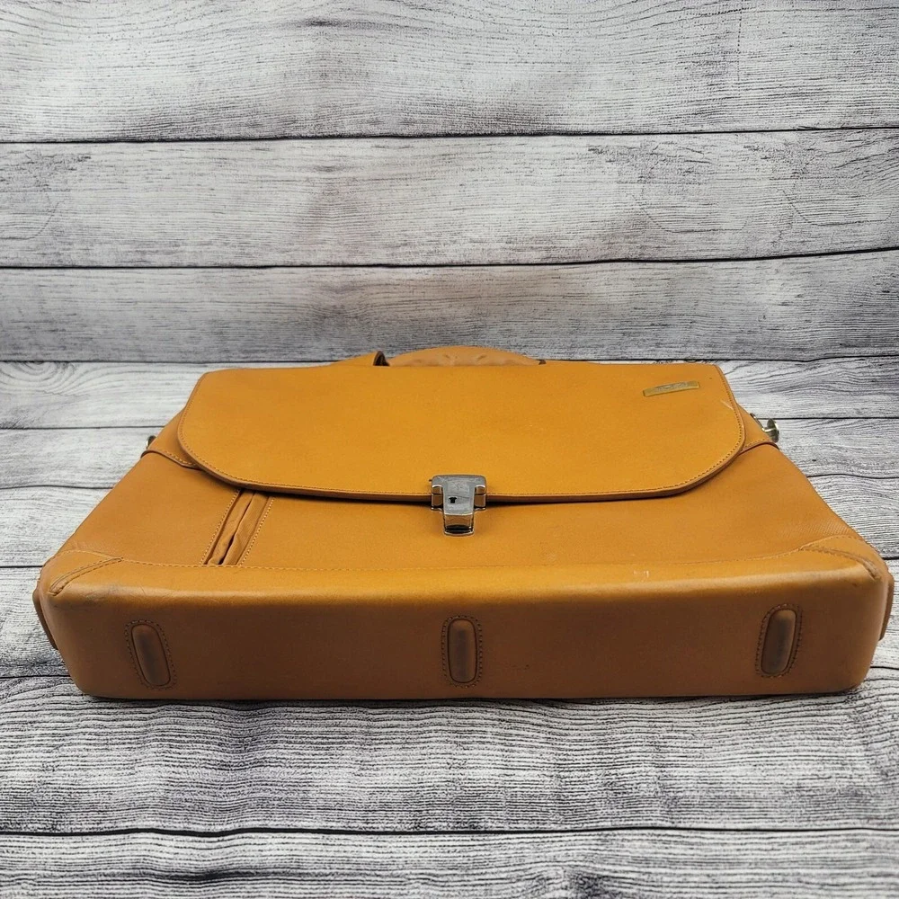 Tumi 2950 Formula T Coupe Slim Brief Case Top-loading Leather